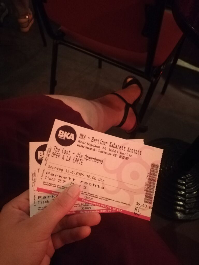 Schöne Oper mit M. in Berlin